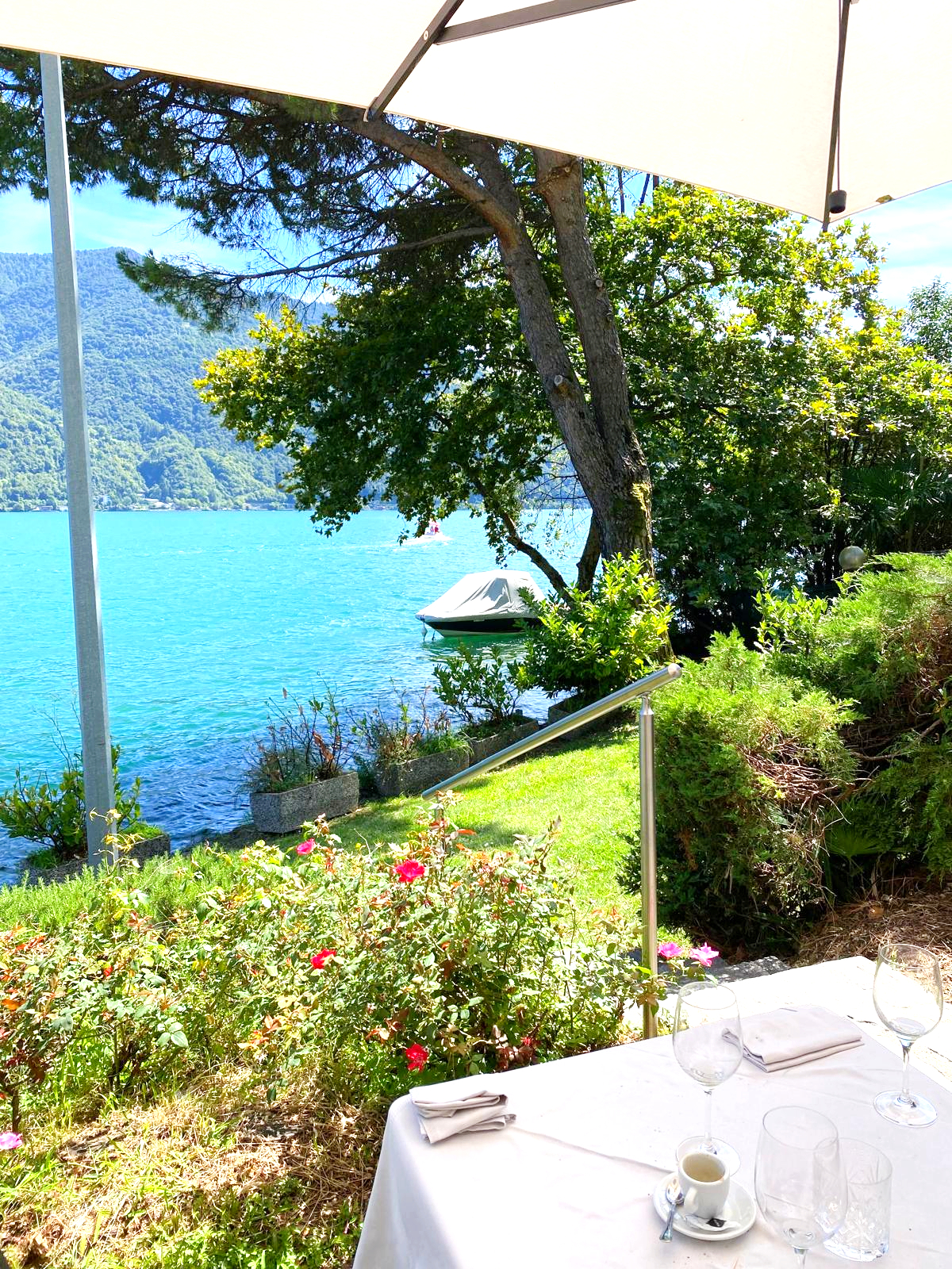 Uitzicht over het Meer van Lugano bij Porlezza